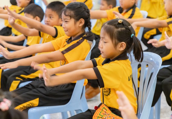 ภาพกิจกรรม  คณะวิทยาศาสตร์และเทคโนโลยี มหาวิทยาลัยราชภัฏกำแพงเพชร ร่วมกับโรงเรียนเทศบาล 2 (วัดทุ่งสวน) สังกัดเทศบาลเมืองกำแพงเพชร จัดกิจกรรมค่ายปฏิบัติการทางวิทยาศาสตร์