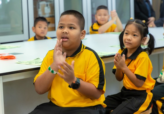 ภาพกิจกรรม  คณะวิทยาศาสตร์และเทคโนโลยี มหาวิทยาลัยราชภัฏกำแพงเพชร ร่วมกับโรงเรียนเทศบาล 2 (วัดทุ่งสวน) สังกัดเทศบาลเมืองกำแพงเพชร จัดกิจกรรมค่ายปฏิบัติการทางวิทยาศาสตร์