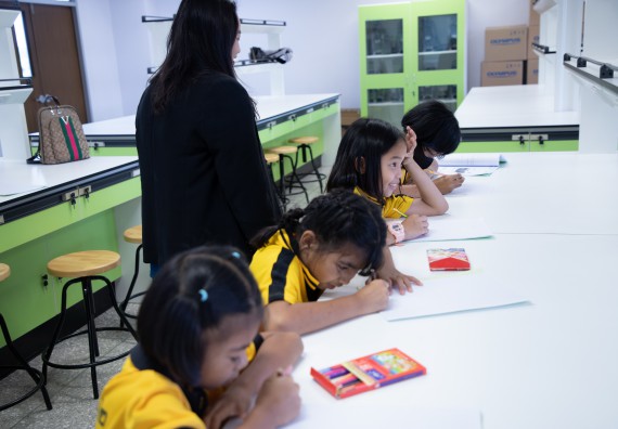 ภาพกิจกรรม  คณะวิทยาศาสตร์และเทคโนโลยี มหาวิทยาลัยราชภัฏกำแพงเพชร ร่วมกับโรงเรียนเทศบาล 2 (วัดทุ่งสวน) สังกัดเทศบาลเมืองกำแพงเพชร จัดกิจกรรมค่ายปฏิบัติการทางวิทยาศาสตร์