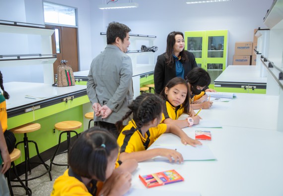 ภาพกิจกรรม  คณะวิทยาศาสตร์และเทคโนโลยี มหาวิทยาลัยราชภัฏกำแพงเพชร ร่วมกับโรงเรียนเทศบาล 2 (วัดทุ่งสวน) สังกัดเทศบาลเมืองกำแพงเพชร จัดกิจกรรมค่ายปฏิบัติการทางวิทยาศาสตร์