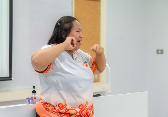 ภาพกิจกรรม  คณะวิทยาศาสตร์และเทคโนโลยี มหาวิทยาลัยราชภัฏกำแพงเพชร ร่วมกับโรงเรียนเทศบาล 2 (วัดทุ่งสวน) สังกัดเทศบาลเมืองกำแพงเพชร จัดกิจกรรมค่ายปฏิบัติการทางวิทยาศาสตร์