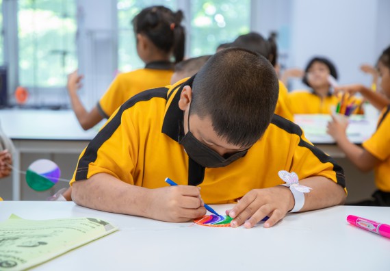 ภาพกิจกรรม  คณะวิทยาศาสตร์และเทคโนโลยี มหาวิทยาลัยราชภัฏกำแพงเพชร ร่วมกับโรงเรียนเทศบาล 2 (วัดทุ่งสวน) สังกัดเทศบาลเมืองกำแพงเพชร จัดกิจกรรมค่ายปฏิบัติการทางวิทยาศาสตร์