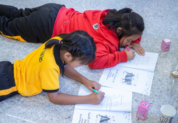 ภาพกิจกรรม  คณะวิทยาศาสตร์และเทคโนโลยี มหาวิทยาลัยราชภัฏกำแพงเพชร ร่วมกับโรงเรียนเทศบาล 2 (วัดทุ่งสวน) สังกัดเทศบาลเมืองกำแพงเพชร จัดกิจกรรมค่ายปฏิบัติการทางวิทยาศาสตร์