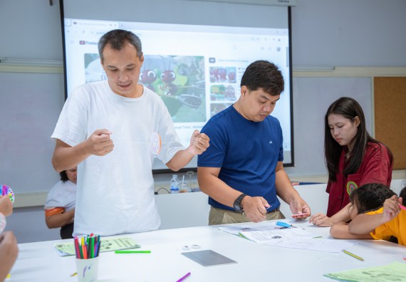ภาพกิจกรรม  คณะวิทยาศาสตร์และเทคโนโลยี มหาวิทยาลัยราชภัฏกำแพงเพชร ร่วมกับโรงเรียนเทศบาล 2 (วัดทุ่งสวน) สังกัดเทศบาลเมืองกำแพงเพชร จัดกิจกรรมค่ายปฏิบัติการทางวิทยาศาสตร์