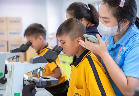 ภาพกิจกรรม  คณะวิทยาศาสตร์และเทคโนโลยี มหาวิทยาลัยราชภัฏกำแพงเพชร ร่วมกับโรงเรียนเทศบาล 2 (วัดทุ่งสวน) สังกัดเทศบาลเมืองกำแพงเพชร จัดกิจกรรมค่ายปฏิบัติการทางวิทยาศาสตร์