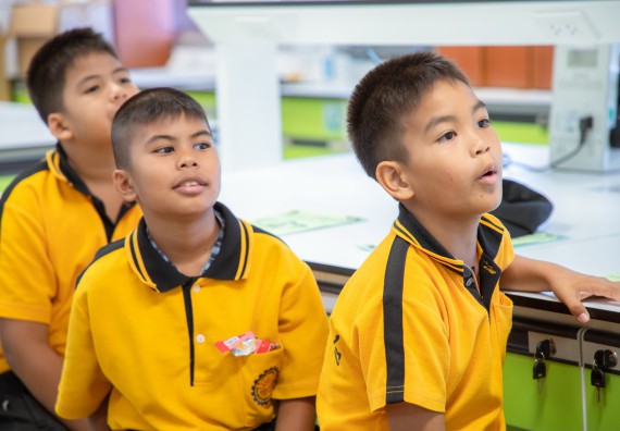 ภาพกิจกรรม  คณะวิทยาศาสตร์และเทคโนโลยี มหาวิทยาลัยราชภัฏกำแพงเพชร ร่วมกับโรงเรียนเทศบาล 2 (วัดทุ่งสวน) สังกัดเทศบาลเมืองกำแพงเพชร จัดกิจกรรมค่ายปฏิบัติการทางวิทยาศาสตร์