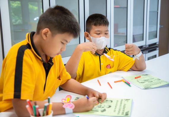 ภาพกิจกรรม  คณะวิทยาศาสตร์และเทคโนโลยี มหาวิทยาลัยราชภัฏกำแพงเพชร ร่วมกับโรงเรียนเทศบาล 2 (วัดทุ่งสวน) สังกัดเทศบาลเมืองกำแพงเพชร จัดกิจกรรมค่ายปฏิบัติการทางวิทยาศาสตร์