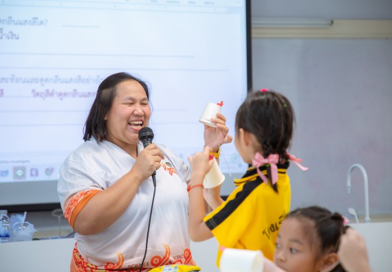 ภาพกิจกรรม  คณะวิทยาศาสตร์และเทคโนโลยี มหาวิทยาลัยราชภัฏกำแพงเพชร ร่วมกับโรงเรียนเทศบาล 2 (วัดทุ่งสวน) สังกัดเทศบาลเมืองกำแพงเพชร จัดกิจกรรมค่ายปฏิบัติการทางวิทยาศาสตร์