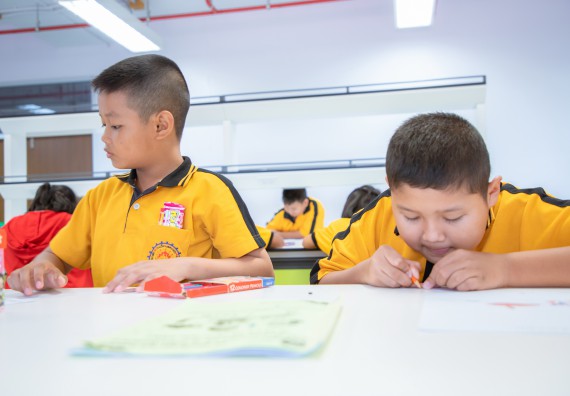 ภาพกิจกรรม  คณะวิทยาศาสตร์และเทคโนโลยี มหาวิทยาลัยราชภัฏกำแพงเพชร ร่วมกับโรงเรียนเทศบาล 2 (วัดทุ่งสวน) สังกัดเทศบาลเมืองกำแพงเพชร จัดกิจกรรมค่ายปฏิบัติการทางวิทยาศาสตร์