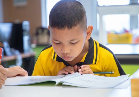 ภาพกิจกรรม  คณะวิทยาศาสตร์และเทคโนโลยี มหาวิทยาลัยราชภัฏกำแพงเพชร ร่วมกับโรงเรียนเทศบาล 2 (วัดทุ่งสวน) สังกัดเทศบาลเมืองกำแพงเพชร จัดกิจกรรมค่ายปฏิบัติการทางวิทยาศาสตร์