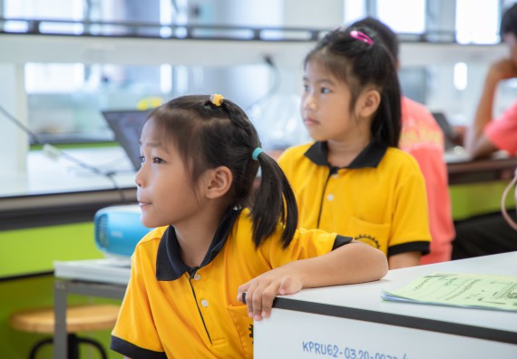 ภาพกิจกรรม  คณะวิทยาศาสตร์และเทคโนโลยี มหาวิทยาลัยราชภัฏกำแพงเพชร ร่วมกับโรงเรียนเทศบาล 2 (วัดทุ่งสวน) สังกัดเทศบาลเมืองกำแพงเพชร จัดกิจกรรมค่ายปฏิบัติการทางวิทยาศาสตร์