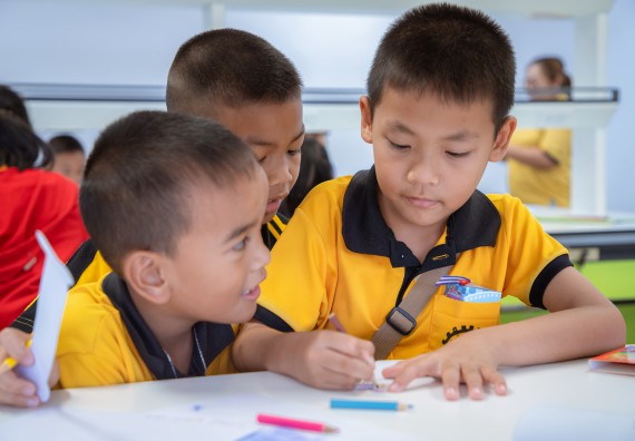 ภาพกิจกรรม  คณะวิทยาศาสตร์และเทคโนโลยี มหาวิทยาลัยราชภัฏกำแพงเพชร ร่วมกับโรงเรียนเทศบาล 2 (วัดทุ่งสวน) สังกัดเทศบาลเมืองกำแพงเพชร จัดกิจกรรมค่ายปฏิบัติการทางวิทยาศาสตร์