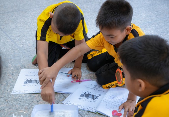 ภาพกิจกรรม  คณะวิทยาศาสตร์และเทคโนโลยี มหาวิทยาลัยราชภัฏกำแพงเพชร ร่วมกับโรงเรียนเทศบาล 2 (วัดทุ่งสวน) สังกัดเทศบาลเมืองกำแพงเพชร จัดกิจกรรมค่ายปฏิบัติการทางวิทยาศาสตร์