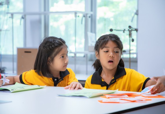 ภาพกิจกรรม  คณะวิทยาศาสตร์และเทคโนโลยี มหาวิทยาลัยราชภัฏกำแพงเพชร ร่วมกับโรงเรียนเทศบาล 2 (วัดทุ่งสวน) สังกัดเทศบาลเมืองกำแพงเพชร จัดกิจกรรมค่ายปฏิบัติการทางวิทยาศาสตร์