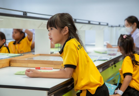 ภาพกิจกรรม  คณะวิทยาศาสตร์และเทคโนโลยี มหาวิทยาลัยราชภัฏกำแพงเพชร ร่วมกับโรงเรียนเทศบาล 2 (วัดทุ่งสวน) สังกัดเทศบาลเมืองกำแพงเพชร จัดกิจกรรมค่ายปฏิบัติการทางวิทยาศาสตร์