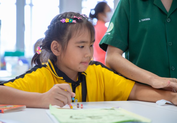 ภาพกิจกรรม  คณะวิทยาศาสตร์และเทคโนโลยี มหาวิทยาลัยราชภัฏกำแพงเพชร ร่วมกับโรงเรียนเทศบาล 2 (วัดทุ่งสวน) สังกัดเทศบาลเมืองกำแพงเพชร จัดกิจกรรมค่ายปฏิบัติการทางวิทยาศาสตร์