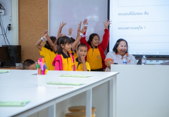 ภาพกิจกรรม  คณะวิทยาศาสตร์และเทคโนโลยี มหาวิทยาลัยราชภัฏกำแพงเพชร ร่วมกับโรงเรียนเทศบาล 2 (วัดทุ่งสวน) สังกัดเทศบาลเมืองกำแพงเพชร จัดกิจกรรมค่ายปฏิบัติการทางวิทยาศาสตร์