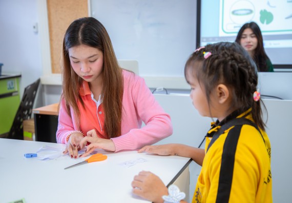 ภาพกิจกรรม  คณะวิทยาศาสตร์และเทคโนโลยี มหาวิทยาลัยราชภัฏกำแพงเพชร ร่วมกับโรงเรียนเทศบาล 2 (วัดทุ่งสวน) สังกัดเทศบาลเมืองกำแพงเพชร จัดกิจกรรมค่ายปฏิบัติการทางวิทยาศาสตร์