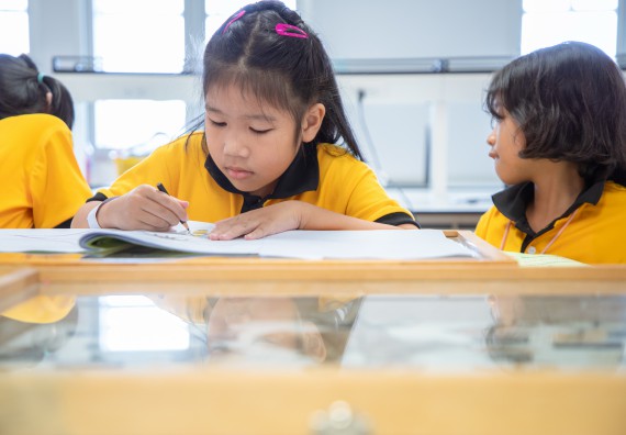 ภาพกิจกรรม  คณะวิทยาศาสตร์และเทคโนโลยี มหาวิทยาลัยราชภัฏกำแพงเพชร ร่วมกับโรงเรียนเทศบาล 2 (วัดทุ่งสวน) สังกัดเทศบาลเมืองกำแพงเพชร จัดกิจกรรมค่ายปฏิบัติการทางวิทยาศาสตร์