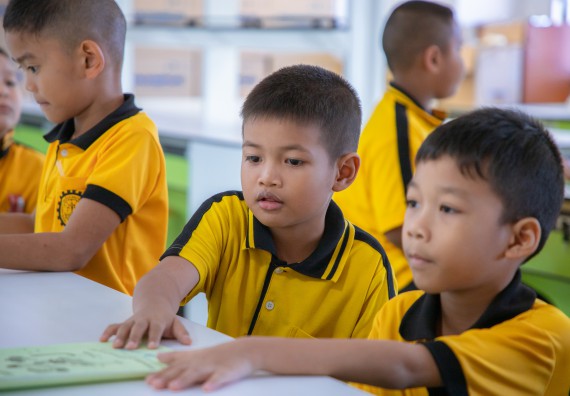 ภาพกิจกรรม  คณะวิทยาศาสตร์และเทคโนโลยี มหาวิทยาลัยราชภัฏกำแพงเพชร ร่วมกับโรงเรียนเทศบาล 2 (วัดทุ่งสวน) สังกัดเทศบาลเมืองกำแพงเพชร จัดกิจกรรมค่ายปฏิบัติการทางวิทยาศาสตร์