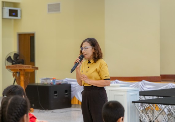 ภาพกิจกรรม  คณะวิทยาศาสตร์และเทคโนโลยี มหาวิทยาลัยราชภัฏกำแพงเพชร ร่วมกับโรงเรียนเทศบาล 2 (วัดทุ่งสวน) สังกัดเทศบาลเมืองกำแพงเพชร จัดกิจกรรมค่ายปฏิบัติการทางวิทยาศาสตร์