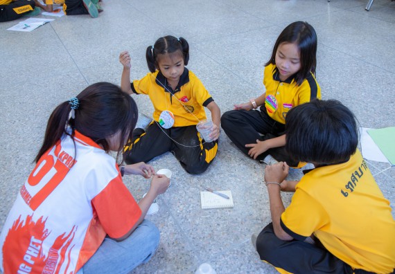 ภาพกิจกรรม  คณะวิทยาศาสตร์และเทคโนโลยี มหาวิทยาลัยราชภัฏกำแพงเพชร ร่วมกับโรงเรียนเทศบาล 2 (วัดทุ่งสวน) สังกัดเทศบาลเมืองกำแพงเพชร จัดกิจกรรมค่ายปฏิบัติการทางวิทยาศาสตร์