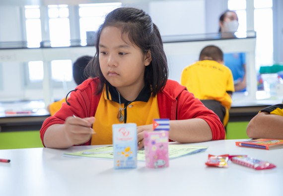 ภาพกิจกรรม  คณะวิทยาศาสตร์และเทคโนโลยี มหาวิทยาลัยราชภัฏกำแพงเพชร ร่วมกับโรงเรียนเทศบาล 2 (วัดทุ่งสวน) สังกัดเทศบาลเมืองกำแพงเพชร จัดกิจกรรมค่ายปฏิบัติการทางวิทยาศาสตร์