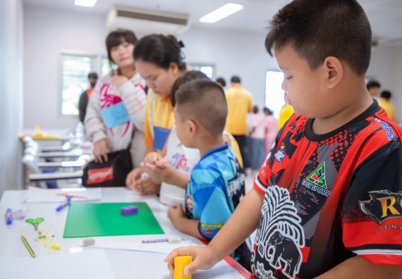 ภาพกิจกรรม  คณะวิทยาศาสตร์และเทคโนโลยี มหาวิทยาลัยราชภัฏกำแพงเพชร ร่วมกับโรงเรียนเทศบาล 2 (วัดทุ่งสวน) สังกัดเทศบาลเมืองกำแพงเพชร จัดกิจกรรมค่ายปฏิบัติการทางวิทยาศาสตร์