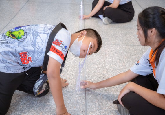 ภาพกิจกรรม  คณะวิทยาศาสตร์และเทคโนโลยี มหาวิทยาลัยราชภัฏกำแพงเพชร ร่วมกับโรงเรียนเทศบาล 2 (วัดทุ่งสวน) สังกัดเทศบาลเมืองกำแพงเพชร จัดกิจกรรมค่ายปฏิบัติการทางวิทยาศาสตร์