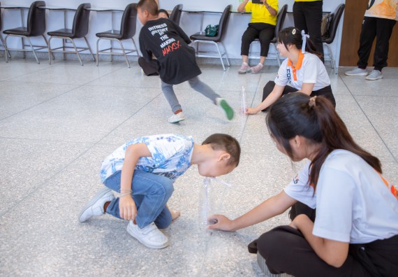 ภาพกิจกรรม  คณะวิทยาศาสตร์และเทคโนโลยี มหาวิทยาลัยราชภัฏกำแพงเพชร ร่วมกับโรงเรียนเทศบาล 2 (วัดทุ่งสวน) สังกัดเทศบาลเมืองกำแพงเพชร จัดกิจกรรมค่ายปฏิบัติการทางวิทยาศาสตร์