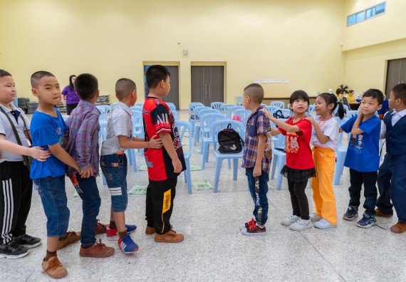 ภาพกิจกรรม  คณะวิทยาศาสตร์และเทคโนโลยี มหาวิทยาลัยราชภัฏกำแพงเพชร ร่วมกับโรงเรียนเทศบาล 2 (วัดทุ่งสวน) สังกัดเทศบาลเมืองกำแพงเพชร จัดกิจกรรมค่ายปฏิบัติการทางวิทยาศาสตร์