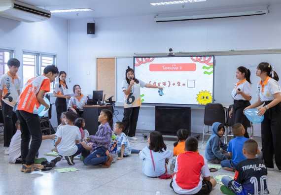 ภาพกิจกรรม  คณะวิทยาศาสตร์และเทคโนโลยี มหาวิทยาลัยราชภัฏกำแพงเพชร ร่วมกับโรงเรียนเทศบาล 2 (วัดทุ่งสวน) สังกัดเทศบาลเมืองกำแพงเพชร จัดกิจกรรมค่ายปฏิบัติการทางวิทยาศาสตร์