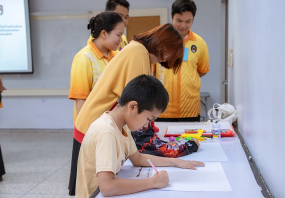ภาพกิจกรรม  คณะวิทยาศาสตร์และเทคโนโลยี มหาวิทยาลัยราชภัฏกำแพงเพชร ร่วมกับโรงเรียนเทศบาล 2 (วัดทุ่งสวน) สังกัดเทศบาลเมืองกำแพงเพชร จัดกิจกรรมค่ายปฏิบัติการทางวิทยาศาสตร์