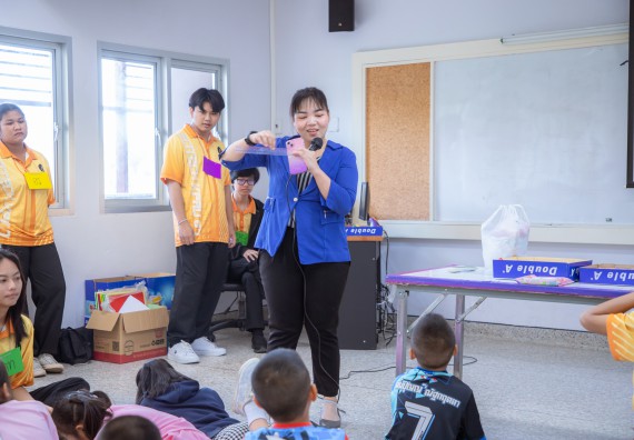 ภาพกิจกรรม  คณะวิทยาศาสตร์และเทคโนโลยี มหาวิทยาลัยราชภัฏกำแพงเพชร ร่วมกับโรงเรียนเทศบาล 2 (วัดทุ่งสวน) สังกัดเทศบาลเมืองกำแพงเพชร จัดกิจกรรมค่ายปฏิบัติการทางวิทยาศาสตร์