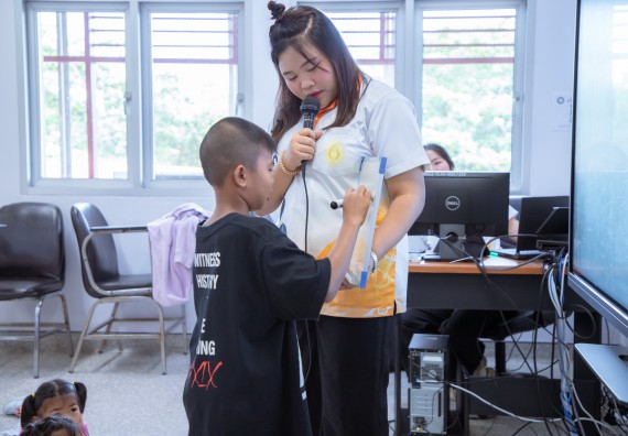 ภาพกิจกรรม  คณะวิทยาศาสตร์และเทคโนโลยี มหาวิทยาลัยราชภัฏกำแพงเพชร ร่วมกับโรงเรียนเทศบาล 2 (วัดทุ่งสวน) สังกัดเทศบาลเมืองกำแพงเพชร จัดกิจกรรมค่ายปฏิบัติการทางวิทยาศาสตร์