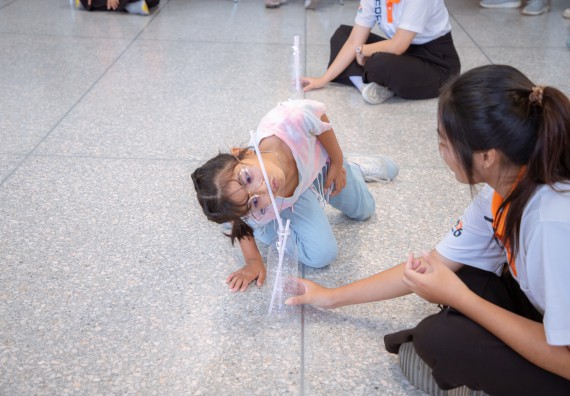 ภาพกิจกรรม  คณะวิทยาศาสตร์และเทคโนโลยี มหาวิทยาลัยราชภัฏกำแพงเพชร ร่วมกับโรงเรียนเทศบาล 2 (วัดทุ่งสวน) สังกัดเทศบาลเมืองกำแพงเพชร จัดกิจกรรมค่ายปฏิบัติการทางวิทยาศาสตร์