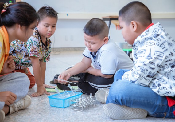 ภาพกิจกรรม  คณะวิทยาศาสตร์และเทคโนโลยี มหาวิทยาลัยราชภัฏกำแพงเพชร ร่วมกับโรงเรียนเทศบาล 2 (วัดทุ่งสวน) สังกัดเทศบาลเมืองกำแพงเพชร จัดกิจกรรมค่ายปฏิบัติการทางวิทยาศาสตร์