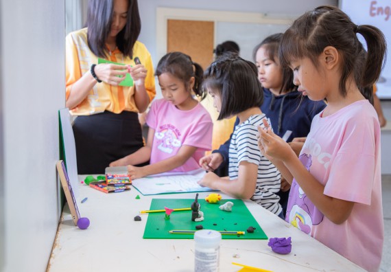 ภาพกิจกรรม  คณะวิทยาศาสตร์และเทคโนโลยี มหาวิทยาลัยราชภัฏกำแพงเพชร ร่วมกับโรงเรียนเทศบาล 2 (วัดทุ่งสวน) สังกัดเทศบาลเมืองกำแพงเพชร จัดกิจกรรมค่ายปฏิบัติการทางวิทยาศาสตร์