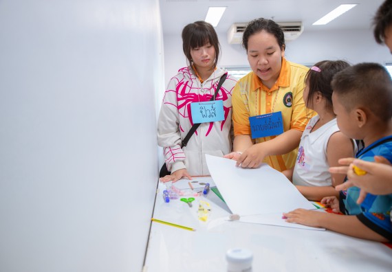 ภาพกิจกรรม  คณะวิทยาศาสตร์และเทคโนโลยี มหาวิทยาลัยราชภัฏกำแพงเพชร ร่วมกับโรงเรียนเทศบาล 2 (วัดทุ่งสวน) สังกัดเทศบาลเมืองกำแพงเพชร จัดกิจกรรมค่ายปฏิบัติการทางวิทยาศาสตร์