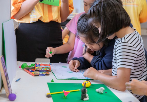 ภาพกิจกรรม  คณะวิทยาศาสตร์และเทคโนโลยี มหาวิทยาลัยราชภัฏกำแพงเพชร ร่วมกับโรงเรียนเทศบาล 2 (วัดทุ่งสวน) สังกัดเทศบาลเมืองกำแพงเพชร จัดกิจกรรมค่ายปฏิบัติการทางวิทยาศาสตร์