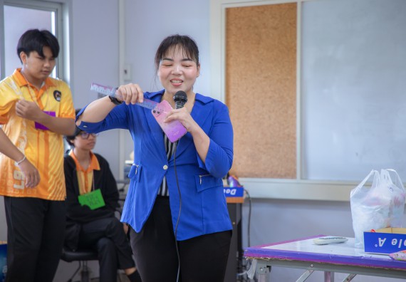 ภาพกิจกรรม  คณะวิทยาศาสตร์และเทคโนโลยี มหาวิทยาลัยราชภัฏกำแพงเพชร ร่วมกับโรงเรียนเทศบาล 2 (วัดทุ่งสวน) สังกัดเทศบาลเมืองกำแพงเพชร จัดกิจกรรมค่ายปฏิบัติการทางวิทยาศาสตร์