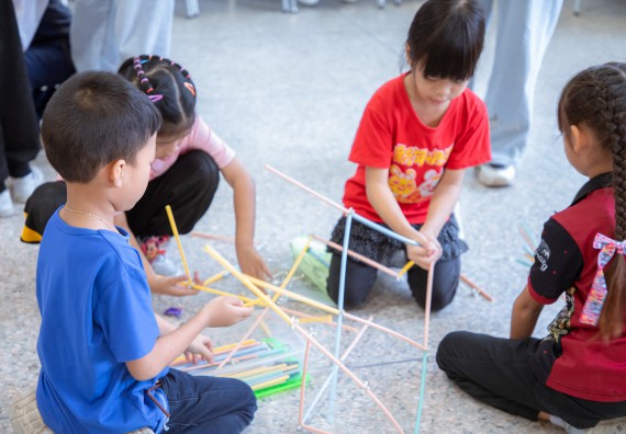 ภาพกิจกรรม  คณะวิทยาศาสตร์และเทคโนโลยี มหาวิทยาลัยราชภัฏกำแพงเพชร ร่วมกับโรงเรียนเทศบาล 2 (วัดทุ่งสวน) สังกัดเทศบาลเมืองกำแพงเพชร จัดกิจกรรมค่ายปฏิบัติการทางวิทยาศาสตร์