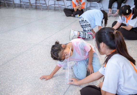 ภาพกิจกรรม  คณะวิทยาศาสตร์และเทคโนโลยี มหาวิทยาลัยราชภัฏกำแพงเพชร ร่วมกับโรงเรียนเทศบาล 2 (วัดทุ่งสวน) สังกัดเทศบาลเมืองกำแพงเพชร จัดกิจกรรมค่ายปฏิบัติการทางวิทยาศาสตร์