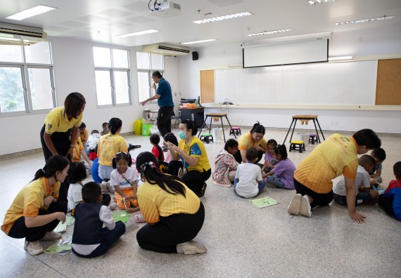 ภาพกิจกรรม  คณะวิทยาศาสตร์และเทคโนโลยี มหาวิทยาลัยราชภัฏกำแพงเพชร ร่วมกับโรงเรียนเทศบาล 2 (วัดทุ่งสวน) สังกัดเทศบาลเมืองกำแพงเพชร จัดกิจกรรมค่ายปฏิบัติการทางวิทยาศาสตร์