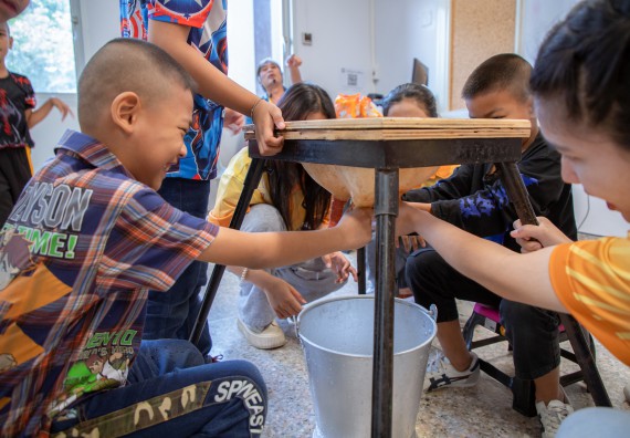 ภาพกิจกรรม  คณะวิทยาศาสตร์และเทคโนโลยี มหาวิทยาลัยราชภัฏกำแพงเพชร ร่วมกับโรงเรียนเทศบาล 2 (วัดทุ่งสวน) สังกัดเทศบาลเมืองกำแพงเพชร จัดกิจกรรมค่ายปฏิบัติการทางวิทยาศาสตร์