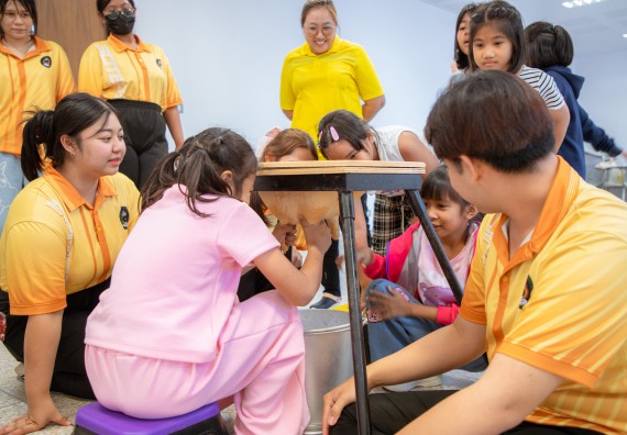 ภาพกิจกรรม  คณะวิทยาศาสตร์และเทคโนโลยี มหาวิทยาลัยราชภัฏกำแพงเพชร ร่วมกับโรงเรียนเทศบาล 2 (วัดทุ่งสวน) สังกัดเทศบาลเมืองกำแพงเพชร จัดกิจกรรมค่ายปฏิบัติการทางวิทยาศาสตร์