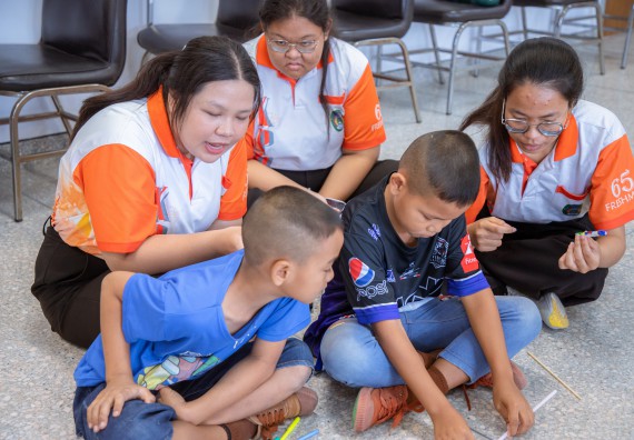 ภาพกิจกรรม  คณะวิทยาศาสตร์และเทคโนโลยี มหาวิทยาลัยราชภัฏกำแพงเพชร ร่วมกับโรงเรียนเทศบาล 2 (วัดทุ่งสวน) สังกัดเทศบาลเมืองกำแพงเพชร จัดกิจกรรมค่ายปฏิบัติการทางวิทยาศาสตร์