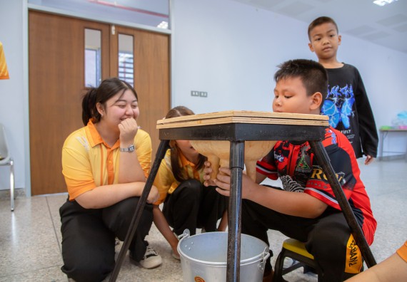 ภาพกิจกรรม  คณะวิทยาศาสตร์และเทคโนโลยี มหาวิทยาลัยราชภัฏกำแพงเพชร ร่วมกับโรงเรียนเทศบาล 2 (วัดทุ่งสวน) สังกัดเทศบาลเมืองกำแพงเพชร จัดกิจกรรมค่ายปฏิบัติการทางวิทยาศาสตร์