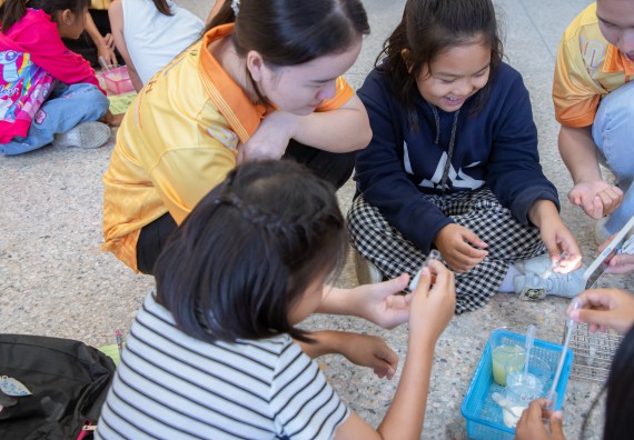 ภาพกิจกรรม  คณะวิทยาศาสตร์และเทคโนโลยี มหาวิทยาลัยราชภัฏกำแพงเพชร ร่วมกับโรงเรียนเทศบาล 2 (วัดทุ่งสวน) สังกัดเทศบาลเมืองกำแพงเพชร จัดกิจกรรมค่ายปฏิบัติการทางวิทยาศาสตร์