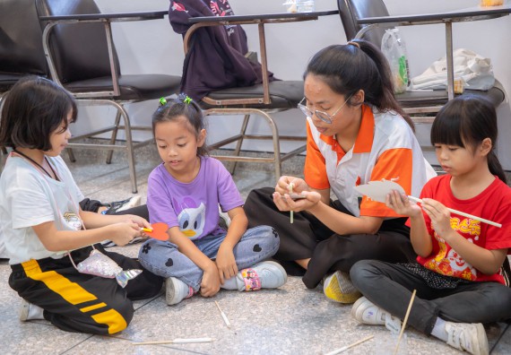 ภาพกิจกรรม  คณะวิทยาศาสตร์และเทคโนโลยี มหาวิทยาลัยราชภัฏกำแพงเพชร ร่วมกับโรงเรียนเทศบาล 2 (วัดทุ่งสวน) สังกัดเทศบาลเมืองกำแพงเพชร จัดกิจกรรมค่ายปฏิบัติการทางวิทยาศาสตร์